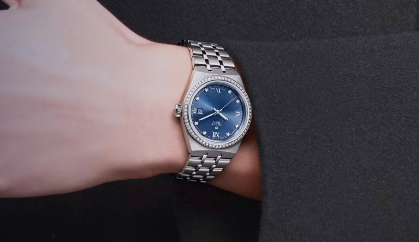 TUDOR Royal