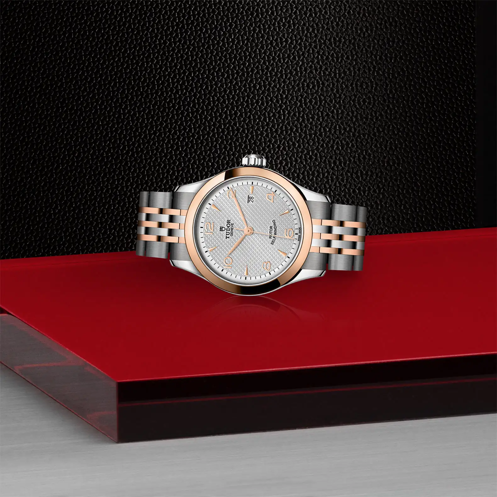 Tudor 1926 - Model No. M91351-0001