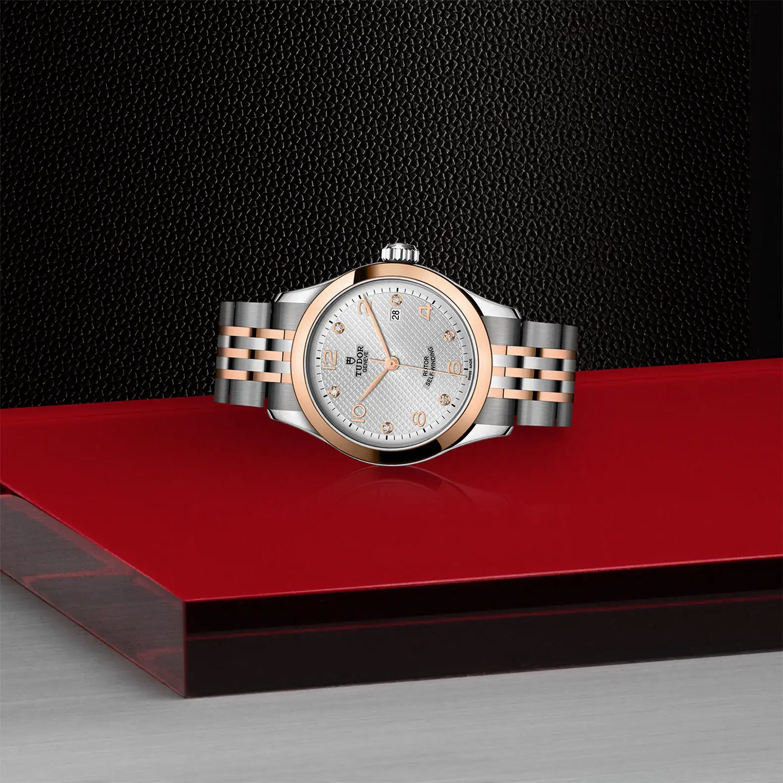 Tudor 1926 - Model No. M91351-0002